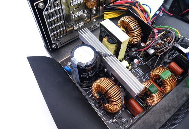 FSP Hydro GE 650 W - wnętrze