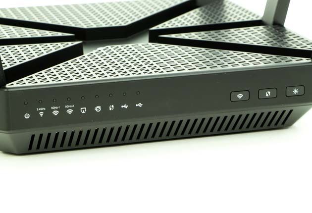 TP-Link Archer C4000 przyciski