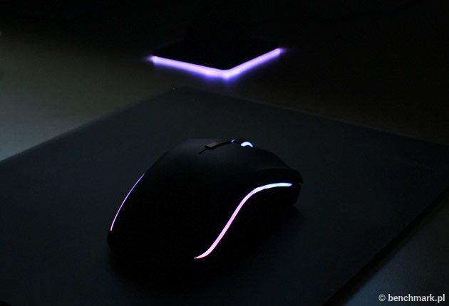 Razer Mamba Chroma - tryb bezprzewodowy z włączonym podświetleniem