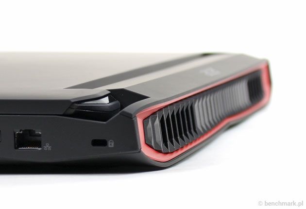 Acer Predator 15 wylot powietrza