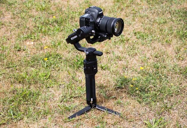 Dji Ronin-S - z zamontowanym Canonem EOS 6D