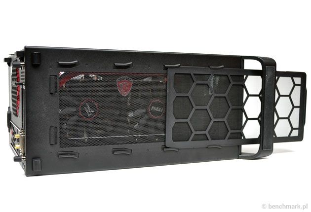 MSI Nighblade spód