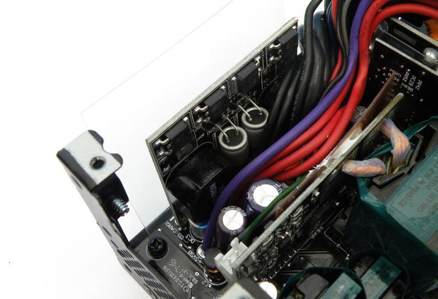 Chieftec Compact SFX CSN-550C - wnętrze zasilacza