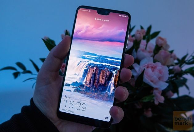 Huawei P20 Pro w dłoni