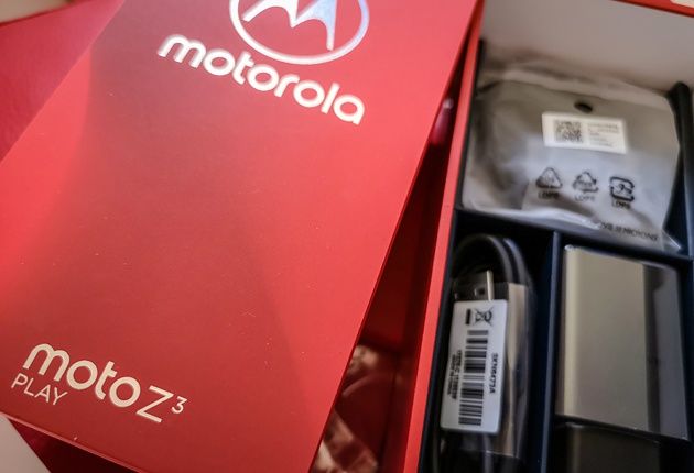 Moto Z3 Play pudełko 2