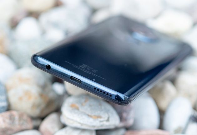 Moto G7 Plus dół złącza i głośnik