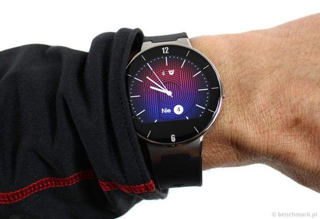 Alcatel OneTouch Watch - na ręce