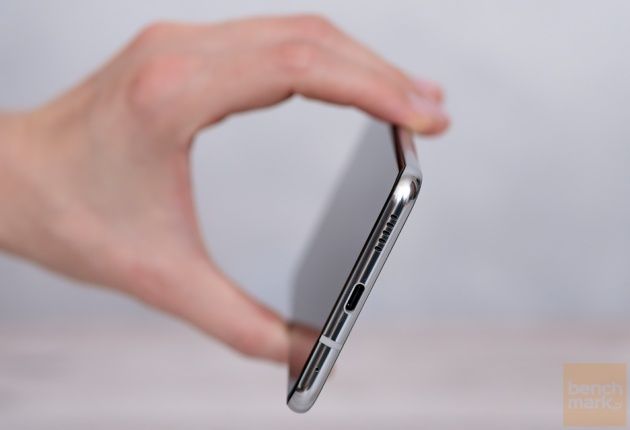 LG V30 dolna krawędź