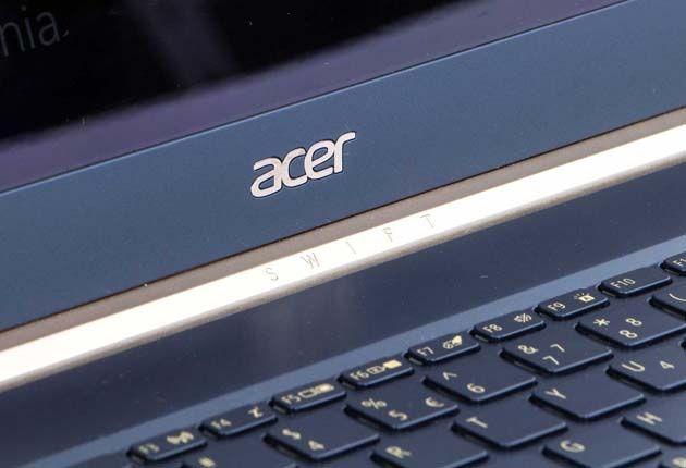 Acer Swift 5 zawias ekranu