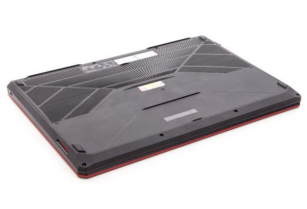 Asus TUF Gaming FX705GD-EW070 spód