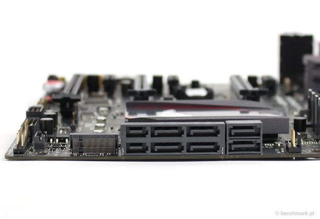 ASUS Maximus VIII Ranger płyta główna - złącza SATA i SATA Express