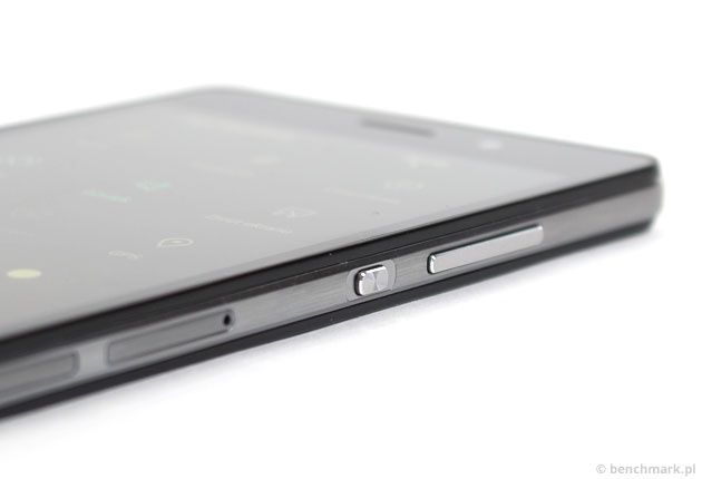 Huawei P8 Lite - prawy bok