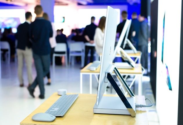 Microsoft Surface Studio 2 bok