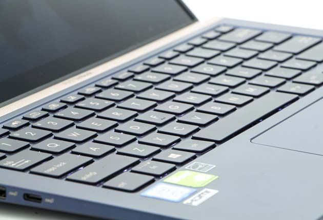 Asus ZenBook UX433 klawiatura