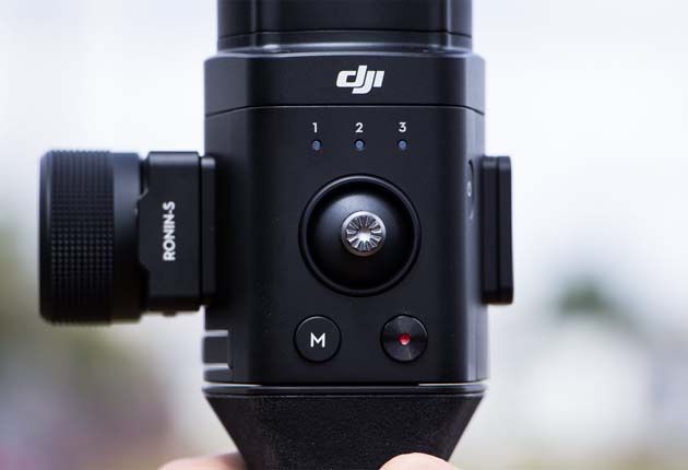 Dji Ronin-S - panel sterujący gimbalem i aparatem
