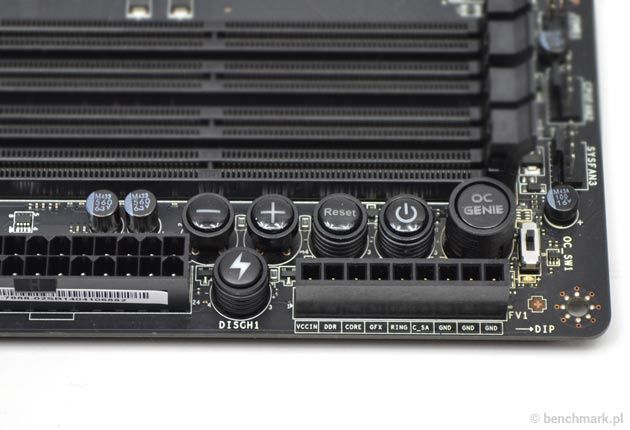 MSI Z97 MPower MAX AC przyciski oaz sloty ram