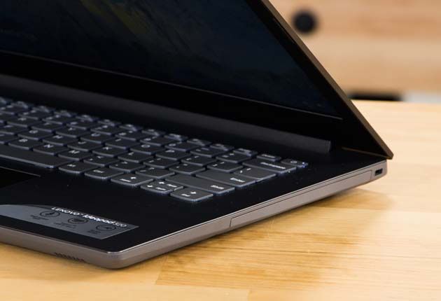 Lenovo Ideapad 320-14IKB bok prawy