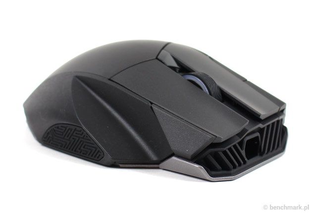 Asus ROG Spatha - prawy bok myszki z miejscem na palec
