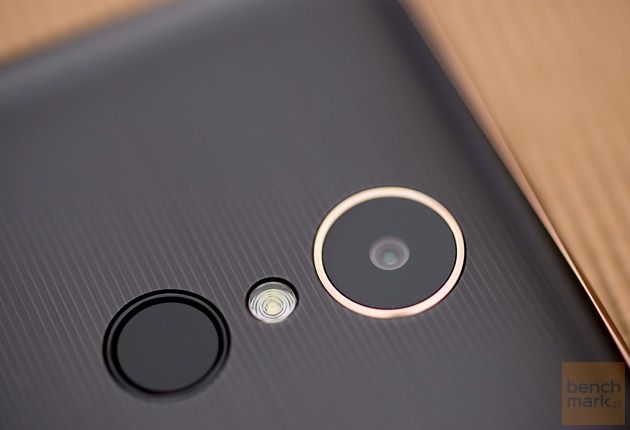 LG K10 (2017) przycisk włączania