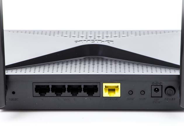 D-Link DIR-853 - Porty