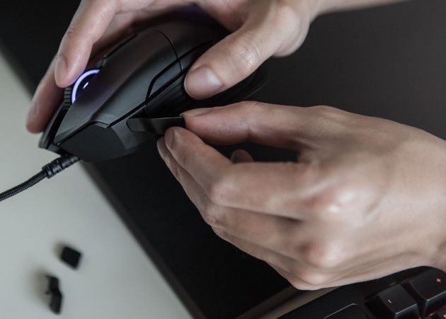 Razer Basilisk przycisk