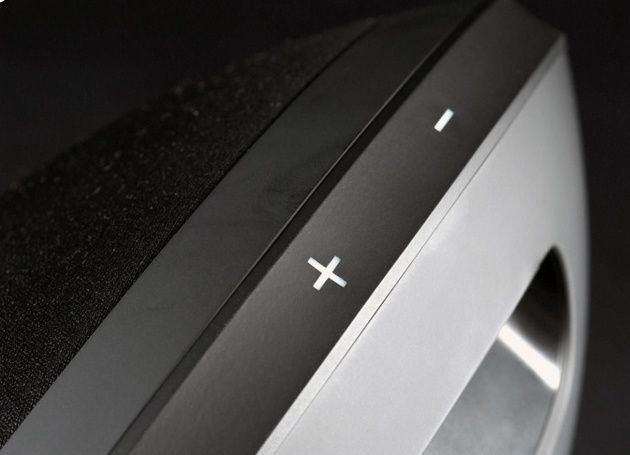 Harman Kardon Onyx Studio panel