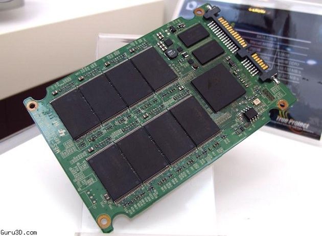 Plextor dysk SSD kości TLC NAND zdjęcie prezentacja CeBIT 2013