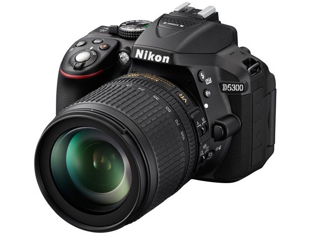 Nikon D5300 widok bok obiektyw
