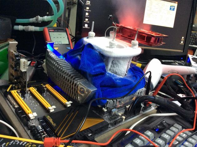 Intel Core i7-6700K - rekord podkręcania 6998 MHz platforma