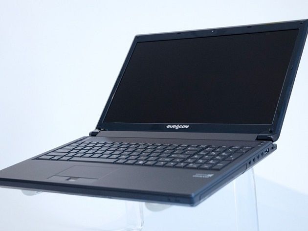 Eurocom Racer 3W mobilna stacja robocza widok