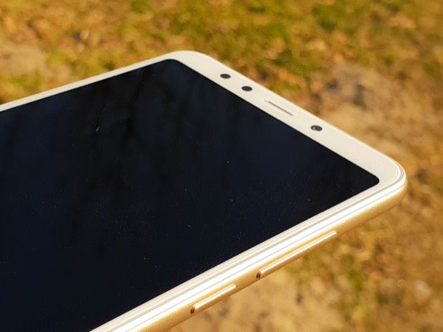 Xiaomi Redmi 5 zaokrąglone rogi ekranu