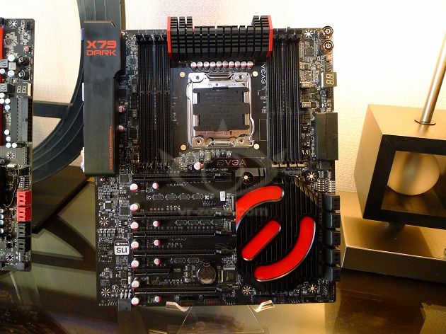 EVGA X79 Dark płyta główna zdjęcie prezentacja CES 2013