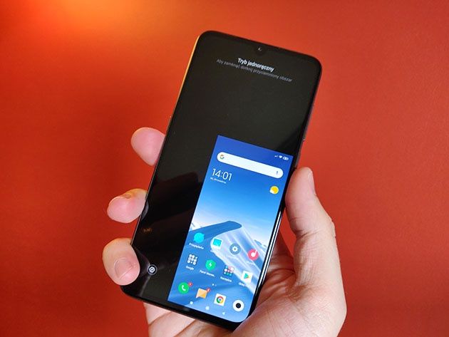 Xiaomi Mi 9 - pomniejszony ekran