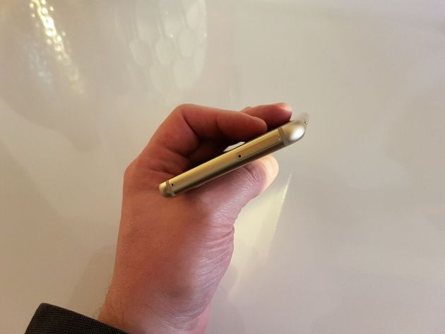 Galaxy A8 slot