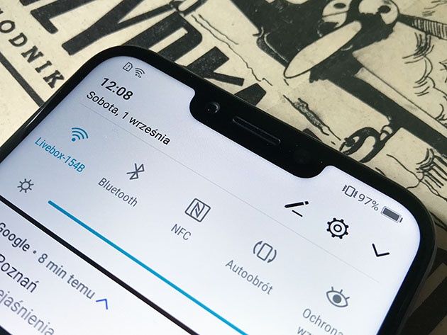 Honor Play ekran ze wcięciem