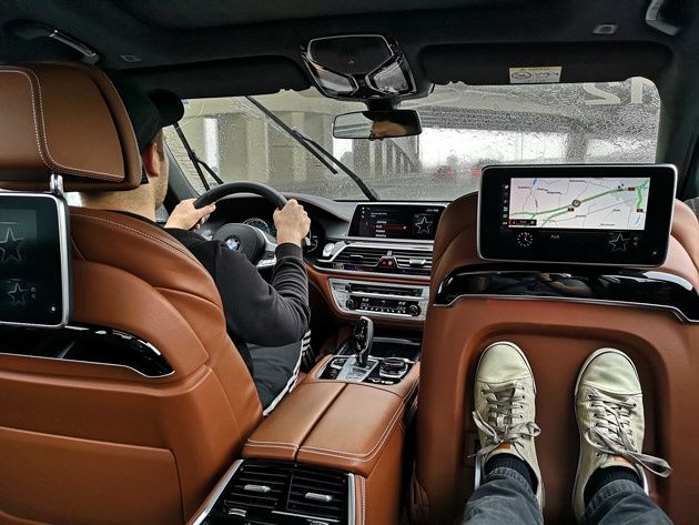 BMW M760 Li wnętrze