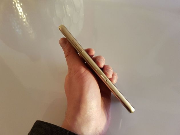 Galaxy A8 bok