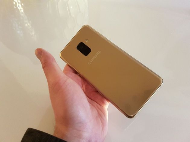 Galaxy A8 obudowa