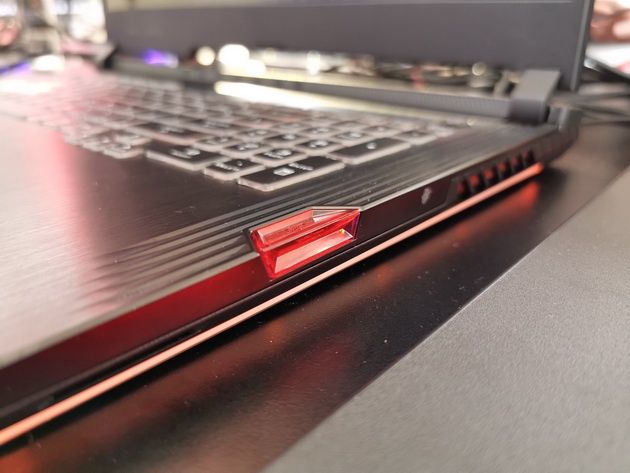ASUS REDEFINE 2019 ROG - Keystone w ASUS STRIX