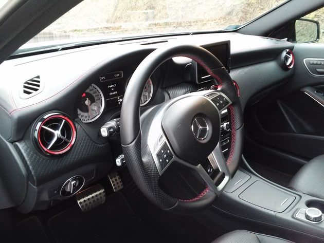 Mercedes A250 Sport - deska rozdzielcza
