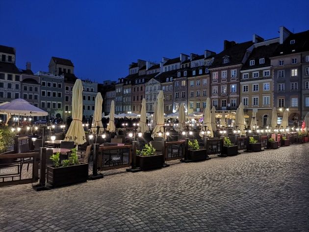 Honor View 20 - rynek Starego Miasta w Warszawie
