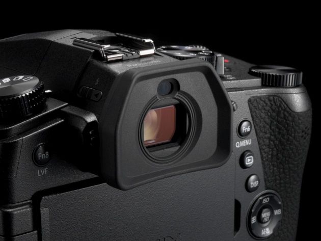 Panasonic FZ1000 II wizjer