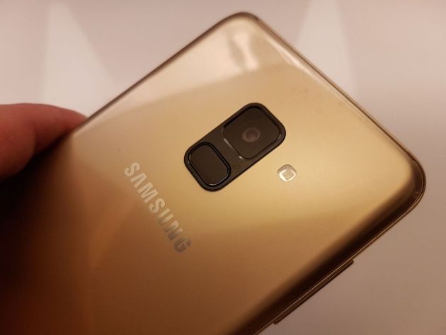 Galaxy A8 czytnik