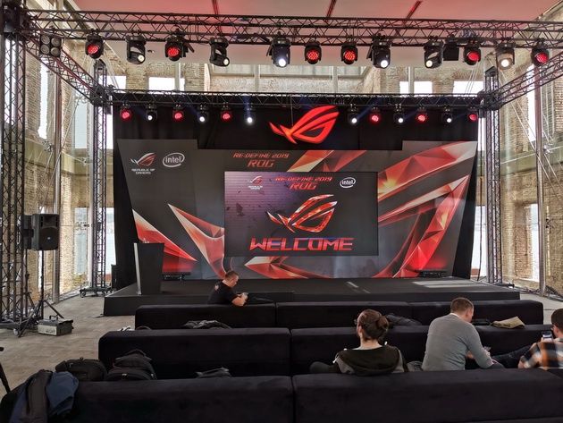 Asus REDEFINE 2019 ROG - scena główna