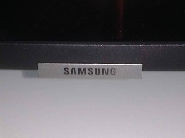 Samsung 65NU7172 - logo na tv