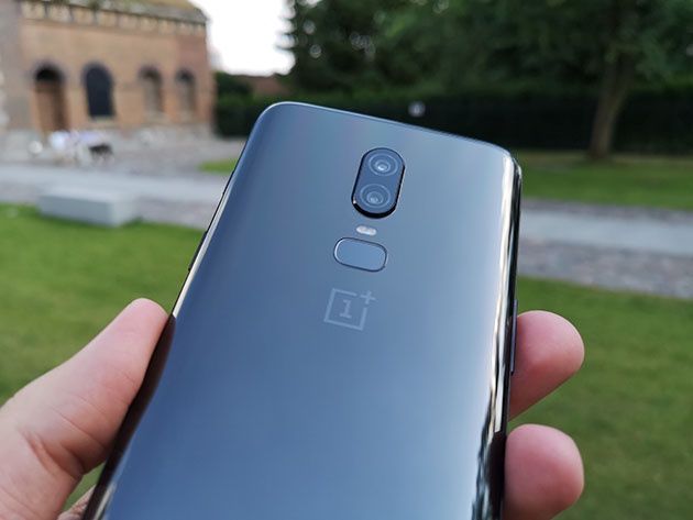 OnePlus 6 - szklana obudowa