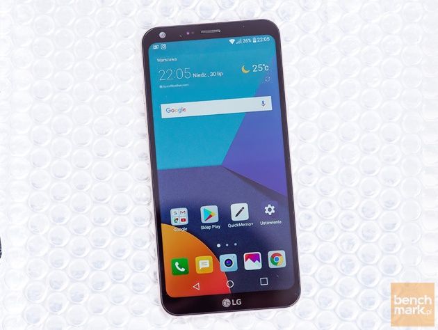 LG Q6 ekran włączony