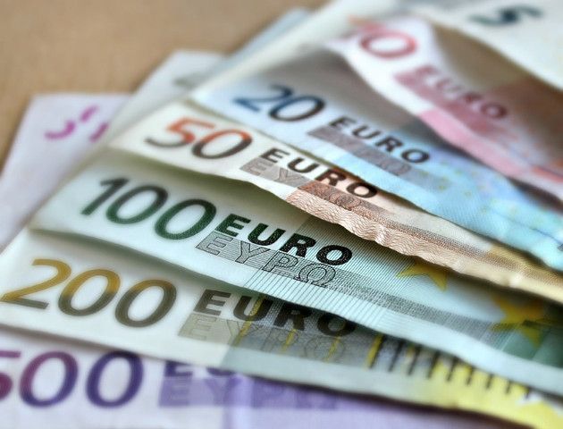 Ransomware - pieniądze Euro