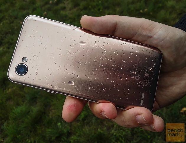 LG Q6 deszcz