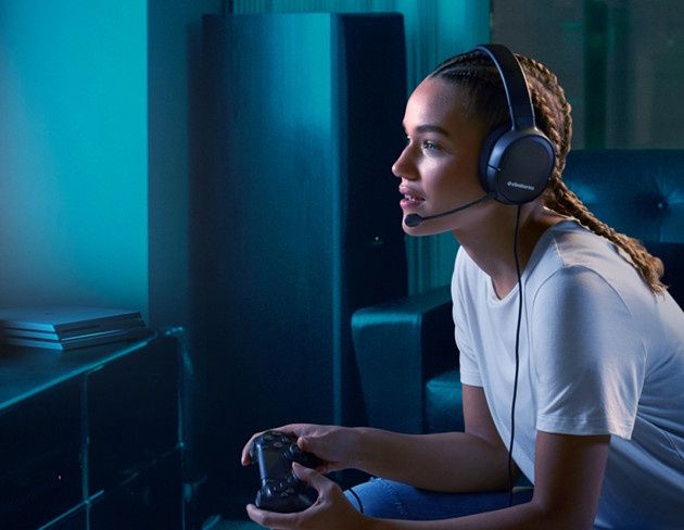 SteelSeries Arctis 1 lifestyle